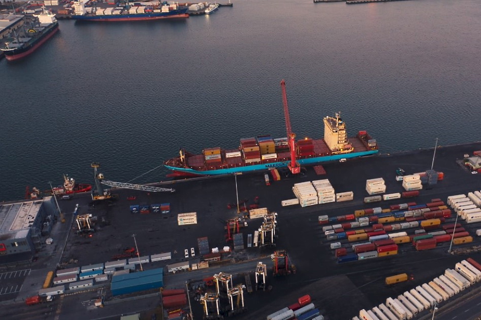 Improving the operation of container terminals: financing, engineering and construction Improving the operation of container terminals: financing, engineering and construction