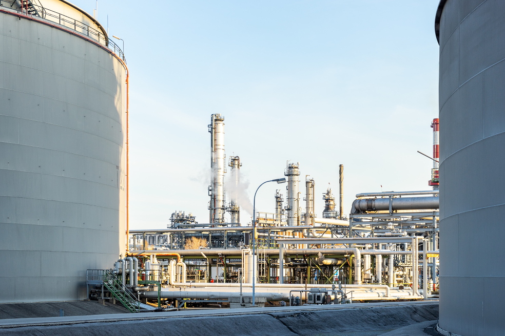 We are ready to assist you finance, develop or build your entire LNG infrastructure chain, including LNG plants, regasification terminals and pipelines We are ready to assist you finance, develop or build your entire LNG infrastructure chain, including LNG plants, regasification terminals and pipelines